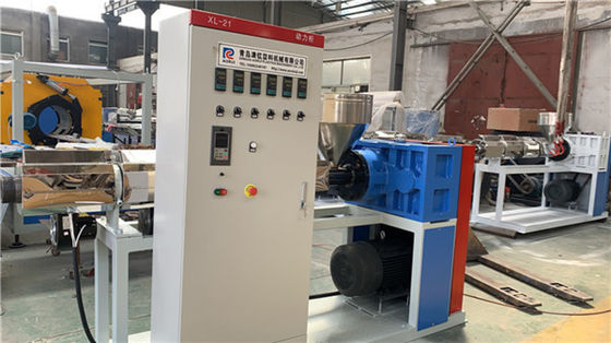 قیمت خوب ماسک صورت Melt Blown Making Machine Certificate CE با اکسترودر تک پیچ آنلاین