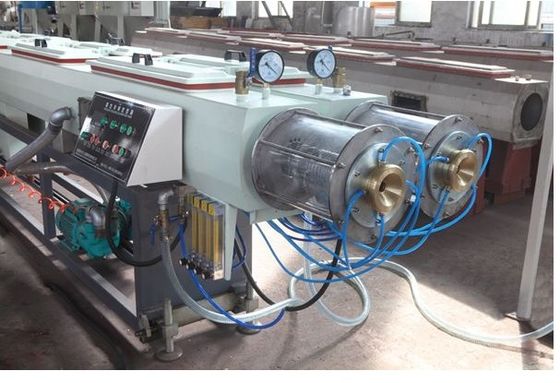قیمت خوب پایدار در حال اجرا PVC Pipe Twin Screw Extruder تأیید CE راندمان بالا آنلاین