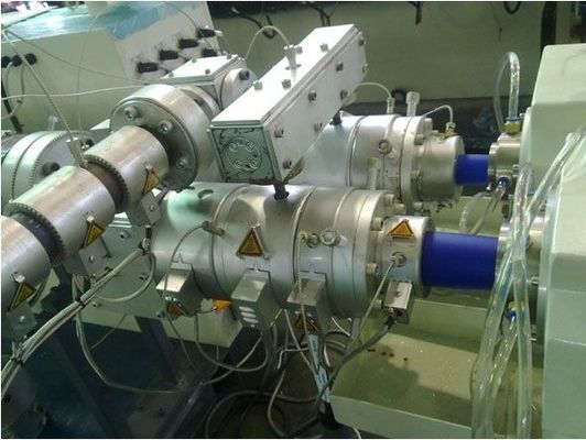 قیمت خوب CE / ISO9001 اکسترودر دو قلو پیچ اکسترودر لوله خط اکستروژن 150-800kg / H آنلاین