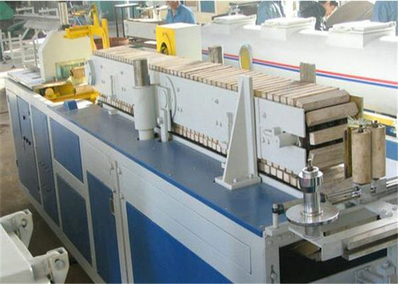 قیمت خوب ماشین اکستروژن هیئت مدیره دامن PVC ، خط تولید پروفیل / اکسترودر پلاستیکی پروفیل آنلاین