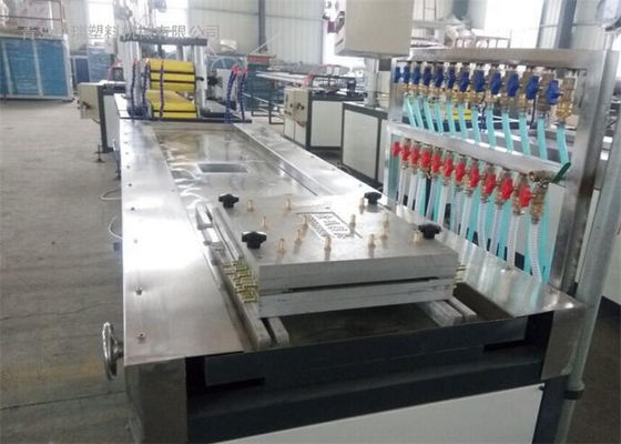 قیمت خوب الگوی ساختمانی دستگاه تخته کف فوم PVC WPC با راندمان بالا آنلاین