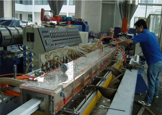 قیمت خوب پنجره / درب قاب Pvc خط اکستروژن پلاستیک با سیستم کنترل الکتریکی آنلاین
