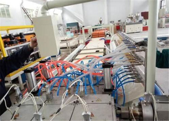 قیمت خوب خط اکستروژن پلاستیک PLC ، خط تولید پروفیل پلاستیک PVC PP PE برای پانل آنلاین