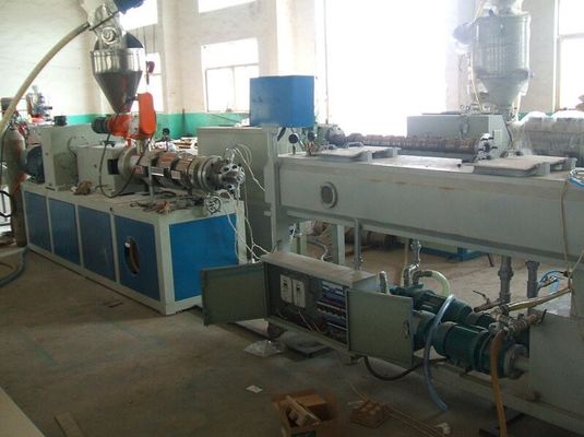 قیمت خوب دستگاه ساخت لوله های بخاری برقی خط اکستروژن PVC Twin لوله 16 - 63 میلی متر آنلاین