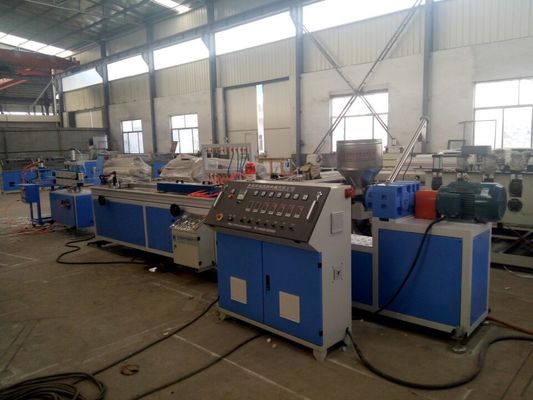 قیمت خوب خط اکستروژن مشخصات پلاستیک PP / PE Deck، ماشین های اکستروژن پروفایل سینی WPC سینی آنلاین