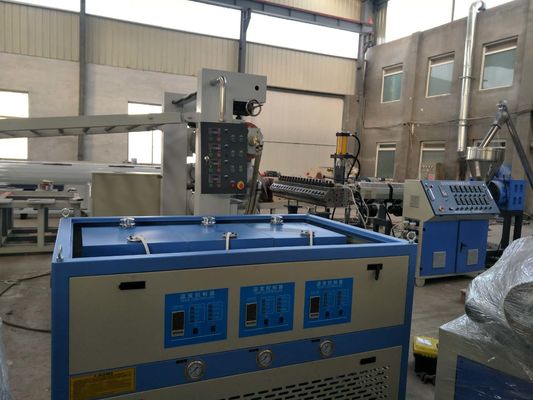 قیمت خوب تابلوی تزئینی PVC Free Line خط تولید WPC PVC فوم دستگاه باند 1220 میلی متر آنلاین