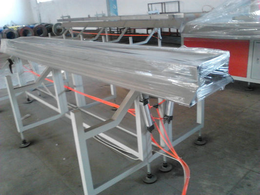 قیمت خوب PVC خط تولید لوله پلاستیکی اکسترودر / پیچ اکسترودر / پی وی سی لوله اکستروژن برای آبیاری / لوله آنلاین