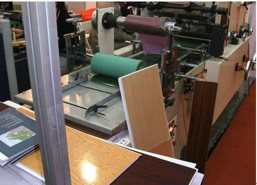قیمت خوب ماشین اکستروژن کامپوزیت کامپوزیت اکستروژن پلاستیکی مخروطی Twin Screw Wood برای پانل دیواری آنلاین