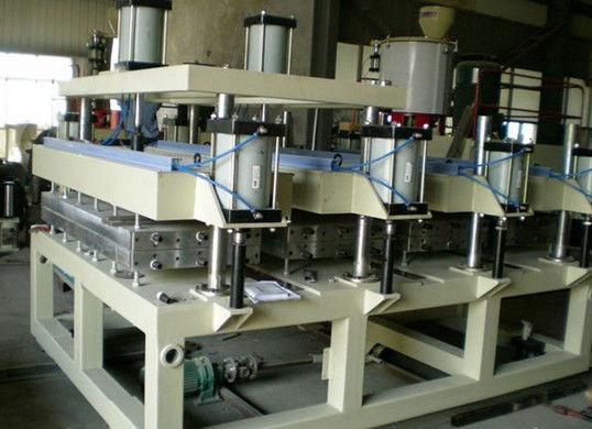 قیمت خوب دستگاه هیئت مدیره فوم پی وی سی اکستروژن با طراحی پیچ دوقلوی CE / ISO9001 آنلاین