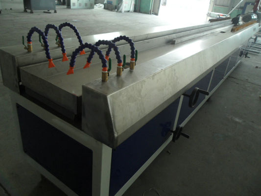 قیمت خوب 0.4 - 0.7 میلی متر لایه Nitrided Layer Wpc خط اکستروژن خط چوب دستگاه اکستروژن پروفیل چوب آنلاین