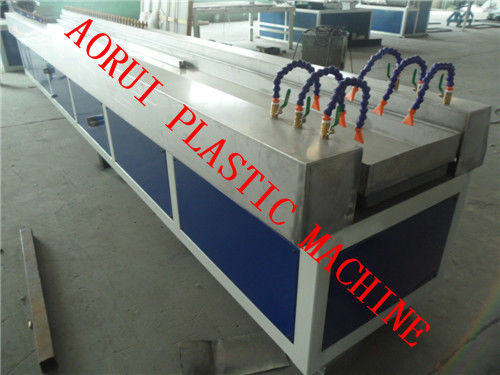 قیمت خوب پانل دیواری PVC Wpc خط اکستروژن خط ، خط تولید پروفیل Wpc آنلاین