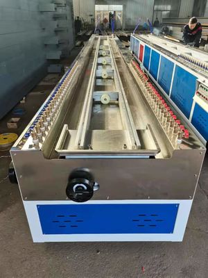 قیمت خوب دستگاه اکستروژن پروفیل پلاستیکی PVC ، خط اکستروژن پروفیل سلولی PVC WPC آنلاین