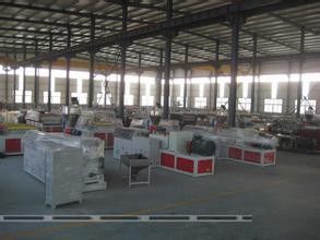 قیمت خوب دستگاه تخته فوم PVC WPC بازیافتی ، اکسترودر پیچ دوقلو مخروطی آنلاین